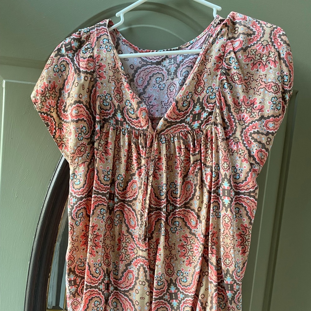 Women’s paisley print shirt. Corals and tans color. St. John’s Bay size large